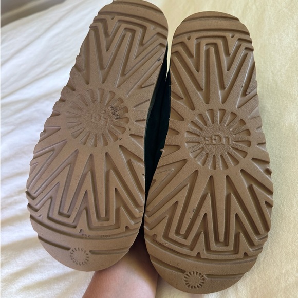 LIMITED EDITION UGGs Tasman slipper - Picture 3 of 3